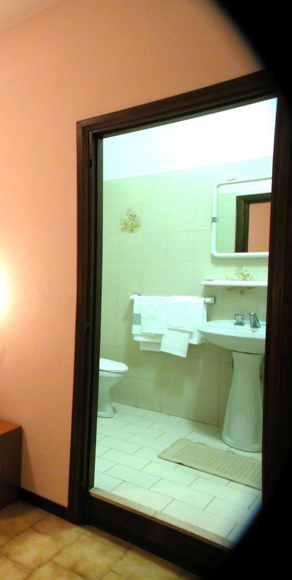 Albergo-Ristorante"Parco Alle Noci"Tra La Cascata Delle Marmore,Labro E Valle Santa Di S Francesco Rivodutri Exterior foto